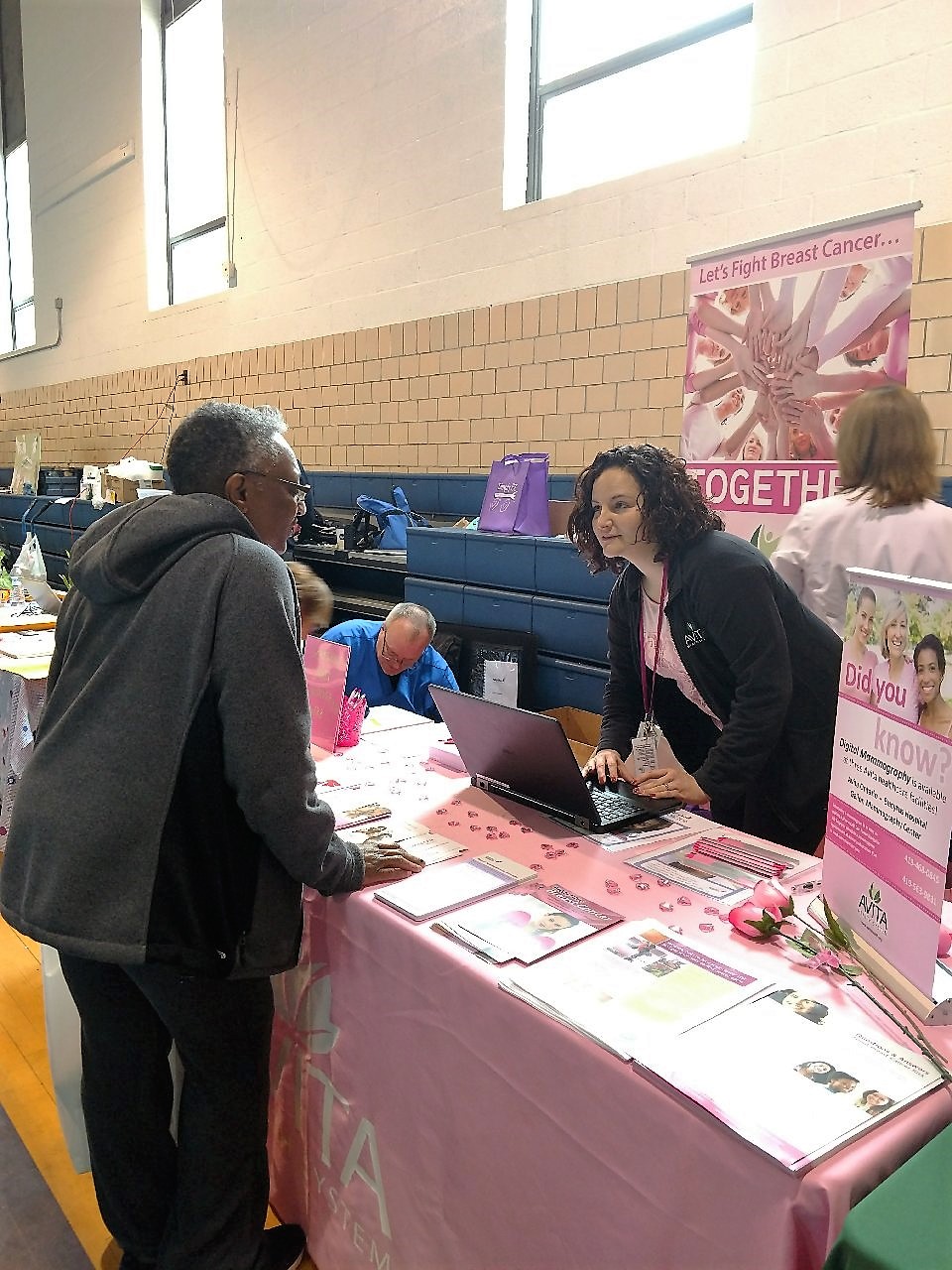 /upload/images/photo_album/2018_minority_health_fair_06