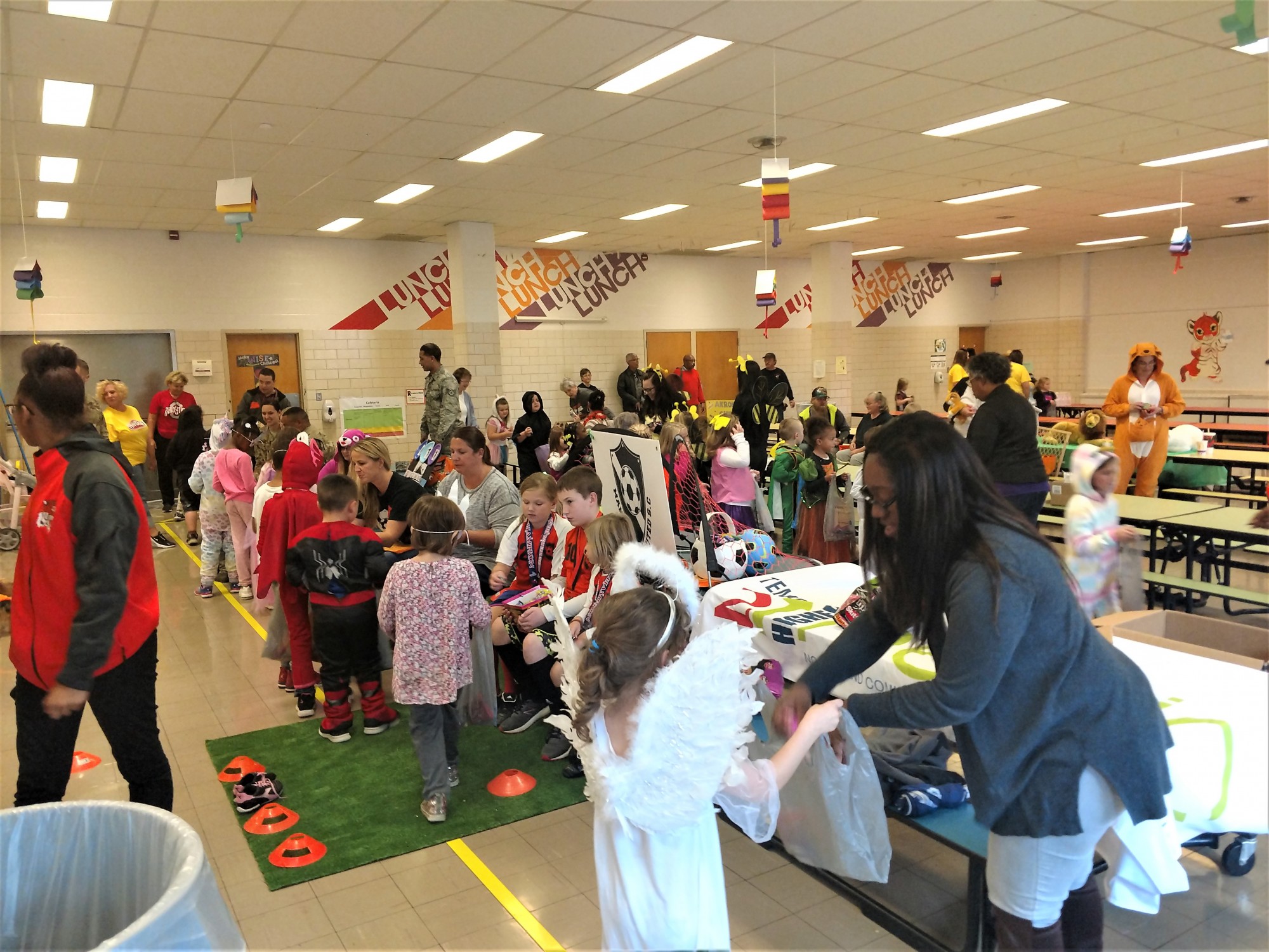 Sherman Elementary School Hosts Trunk or Treat 